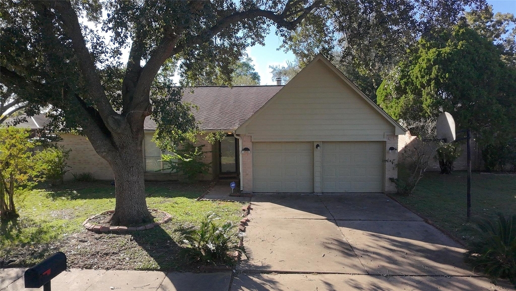 2607 Amaranth Drive - Photo 0