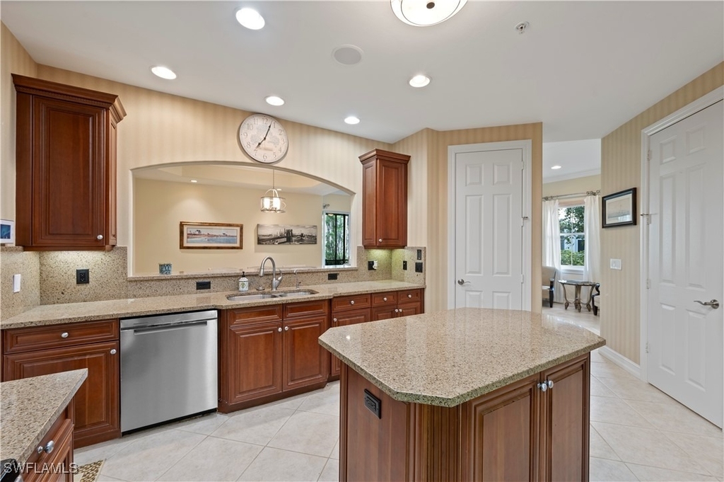 2809 Tiburon Boulevard E - Photo 9