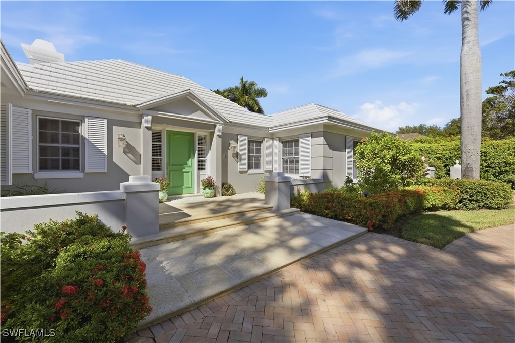 2700 Lantern Lane - Photo 3