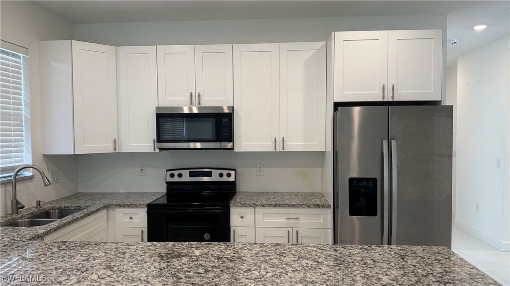 5901 Rita Avenue N - Photo 5
