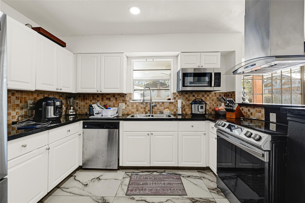 1111 Belaya Lane - Photo 12