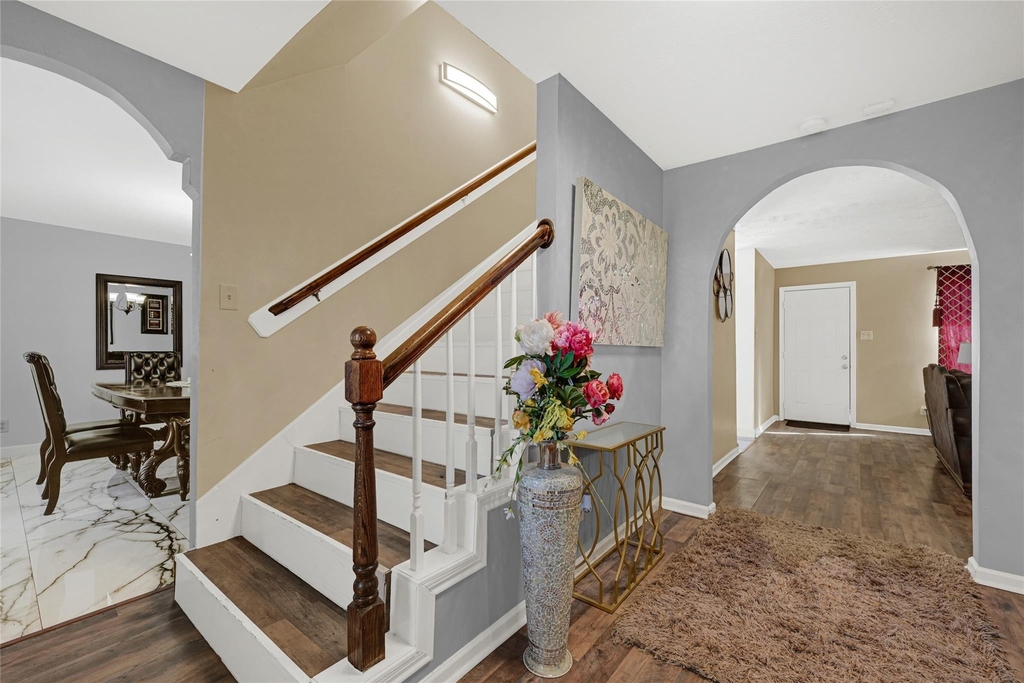 1111 Belaya Lane - Photo 3