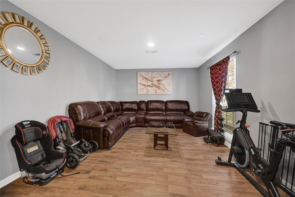 1111 Belaya Lane - Photo 4