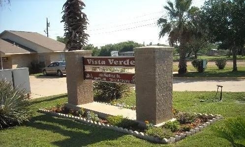404 Medina - Photo 2