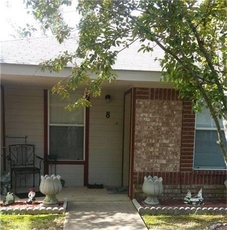1500 E Marshall Avenue - Photo 1