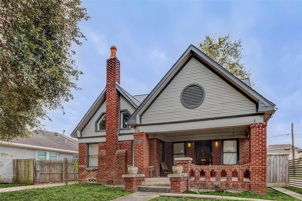 2410 Cleburne Street - Photo 3