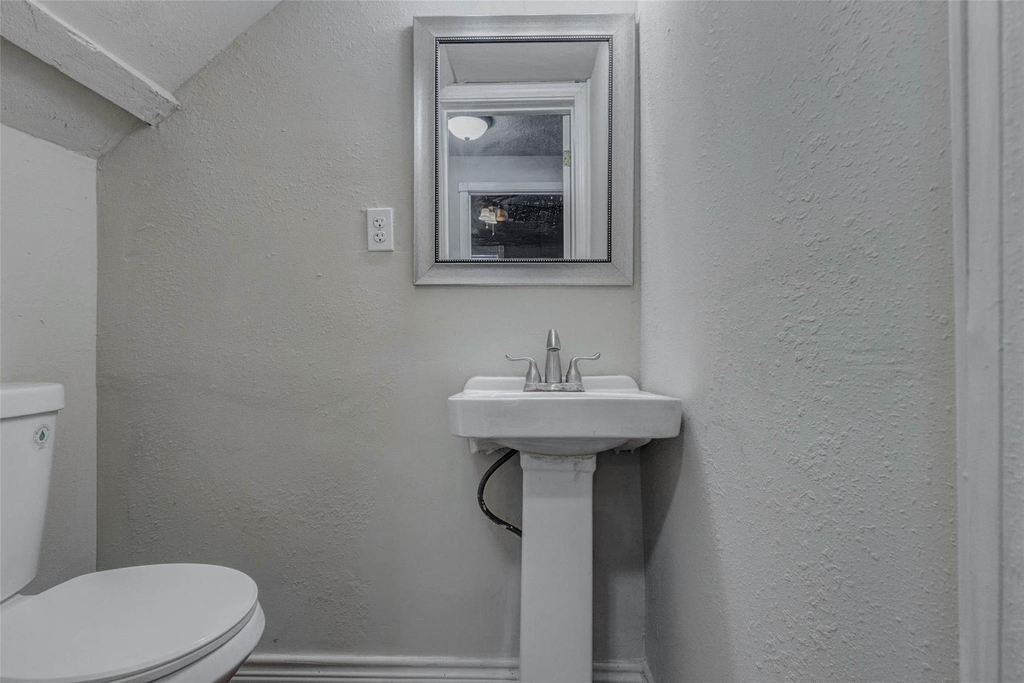 2410 Cleburne Street - Photo 21