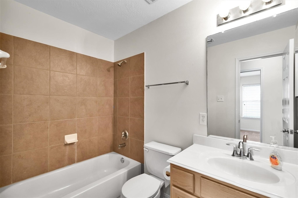 4034 Falvel Shadow Creek Drive - Photo 10