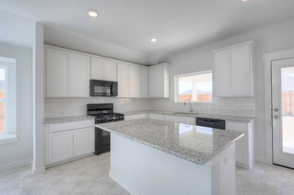 21251 Shore Bluff Drive - Photo 8
