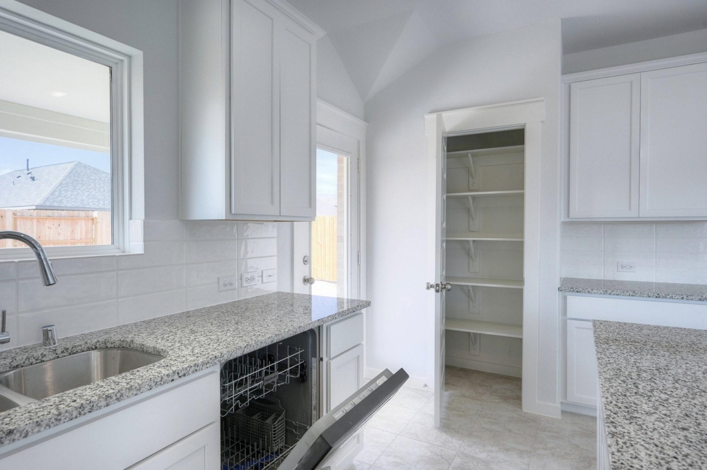 21251 Shore Bluff Drive - Photo 12