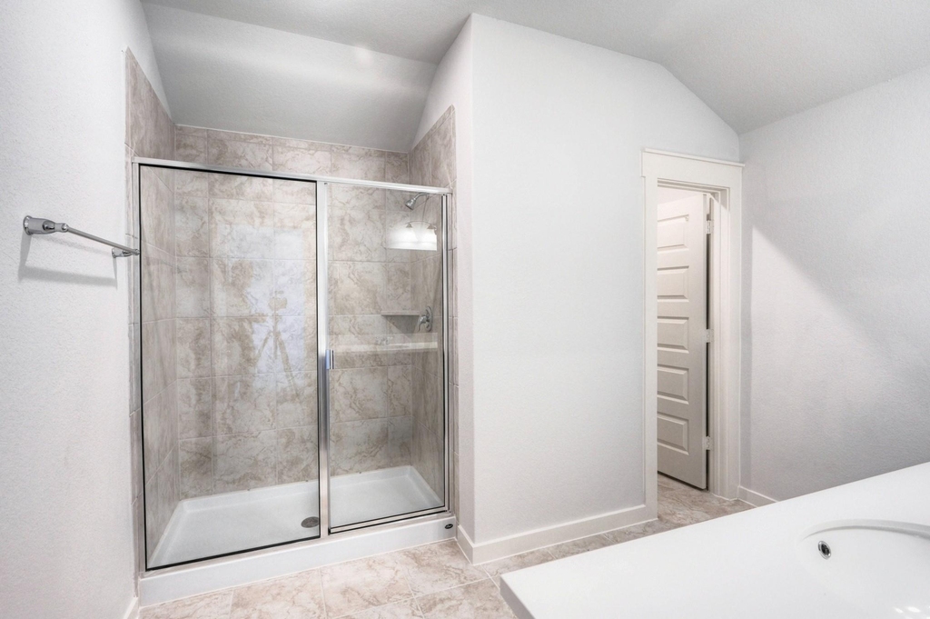 21251 Shore Bluff Drive - Photo 16