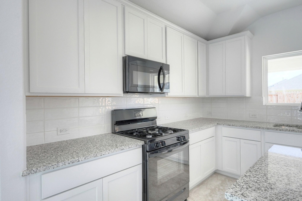 21251 Shore Bluff Drive - Photo 9