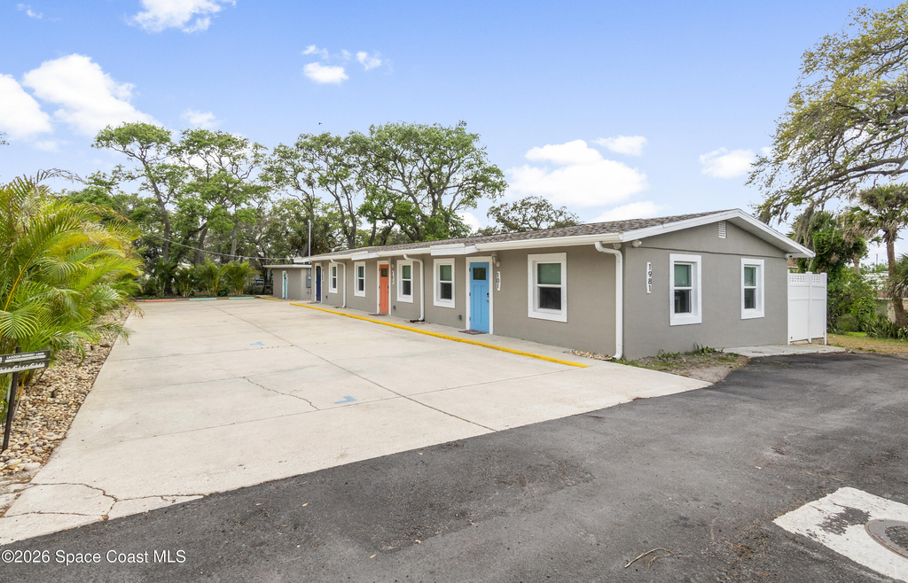 1981 Guava Avenue - Photo 18