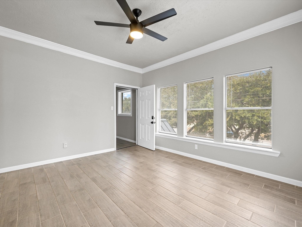 1119 Waugh Drive - Photo 16