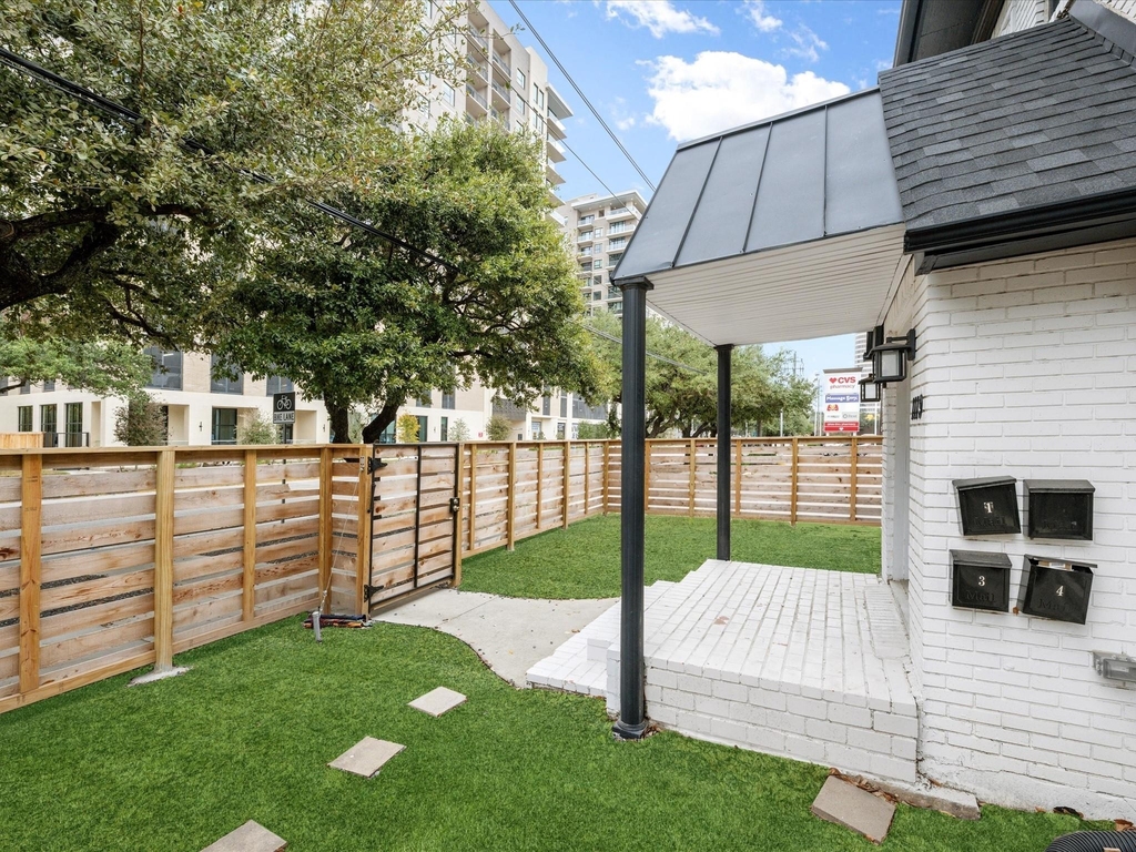 1119 Waugh Drive - Photo 8