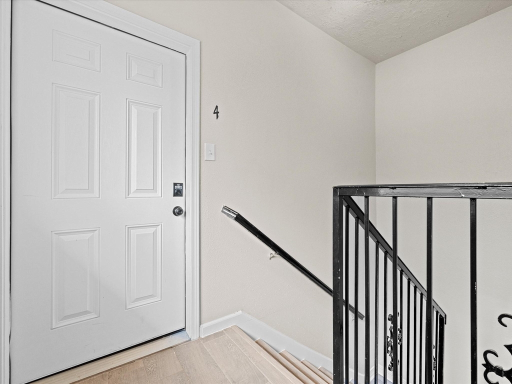 1119 Waugh Drive - Photo 14