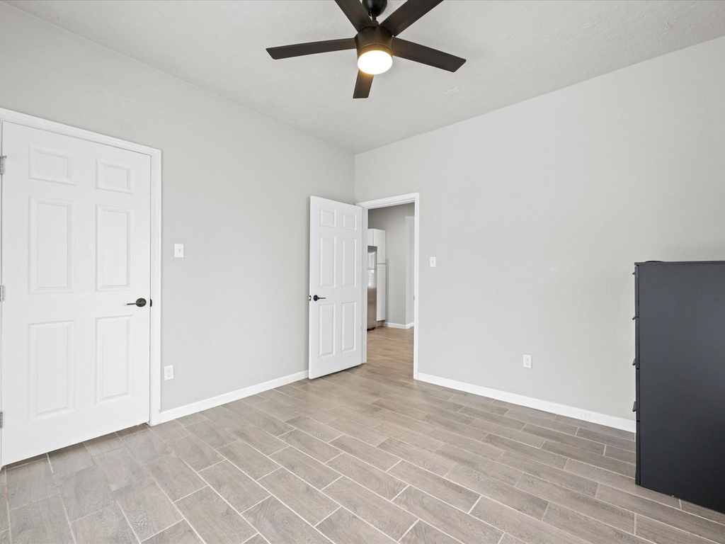 1119 Waugh Drive - Photo 21