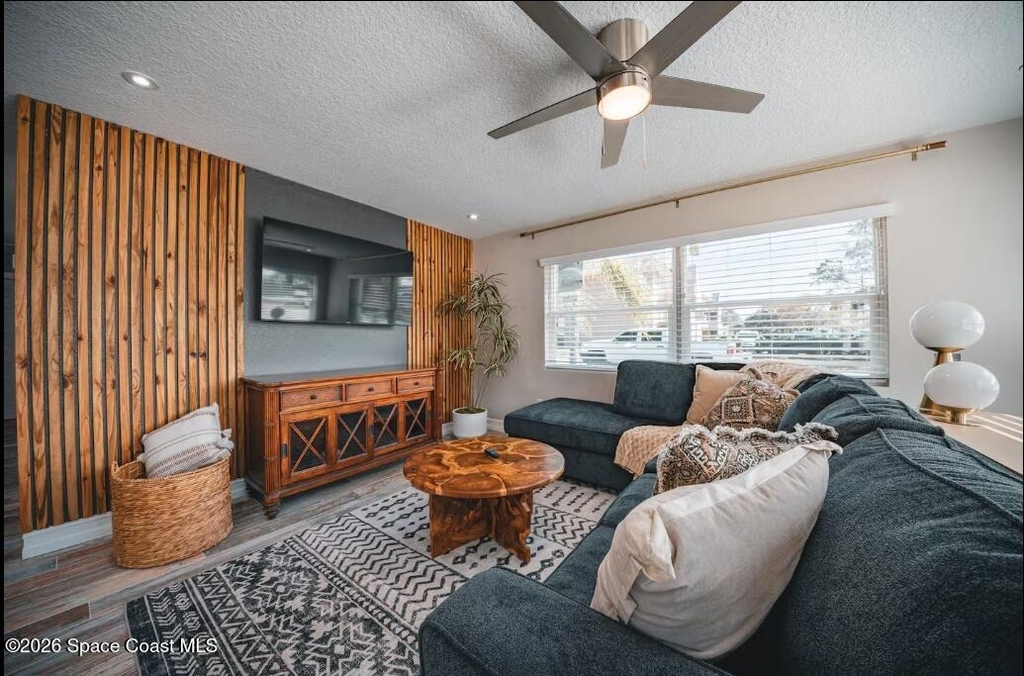 208 W Seminole Avenue - Photo 1