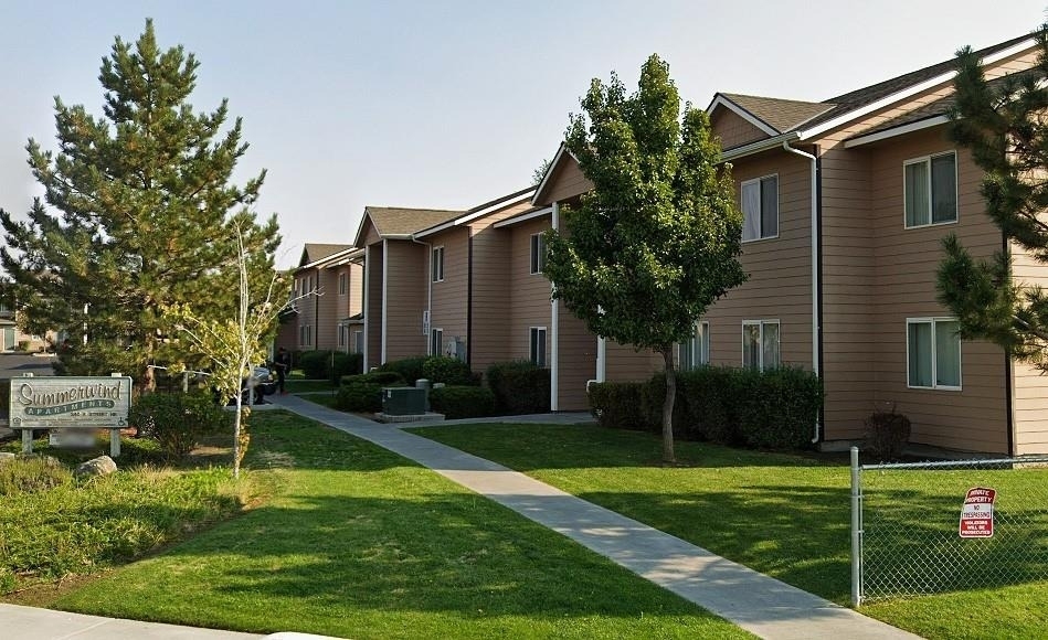 340 E Street - Photo 1