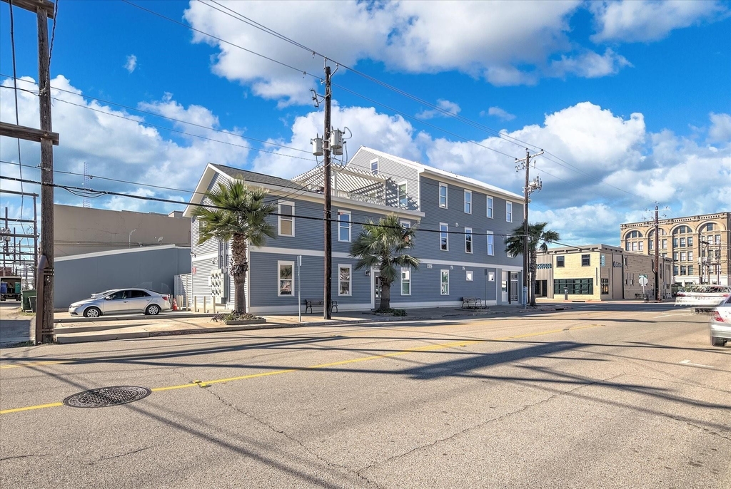 405 24th Street - Photo 1