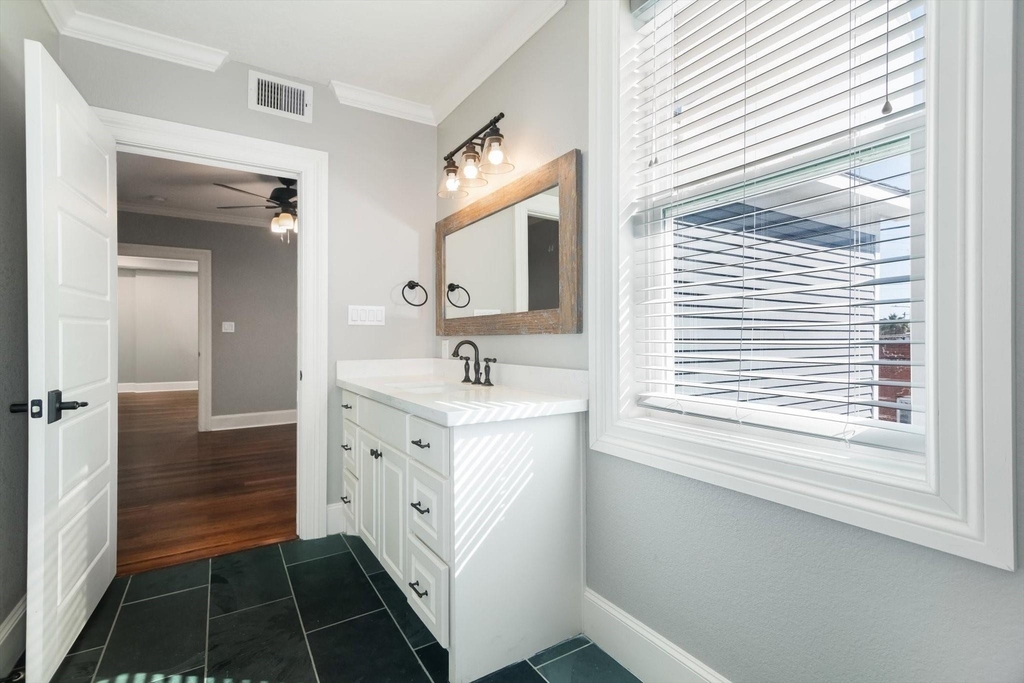 405 24th Street - Photo 21