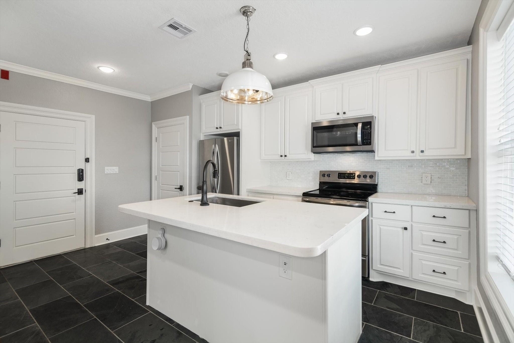 405 24th Street - Photo 8