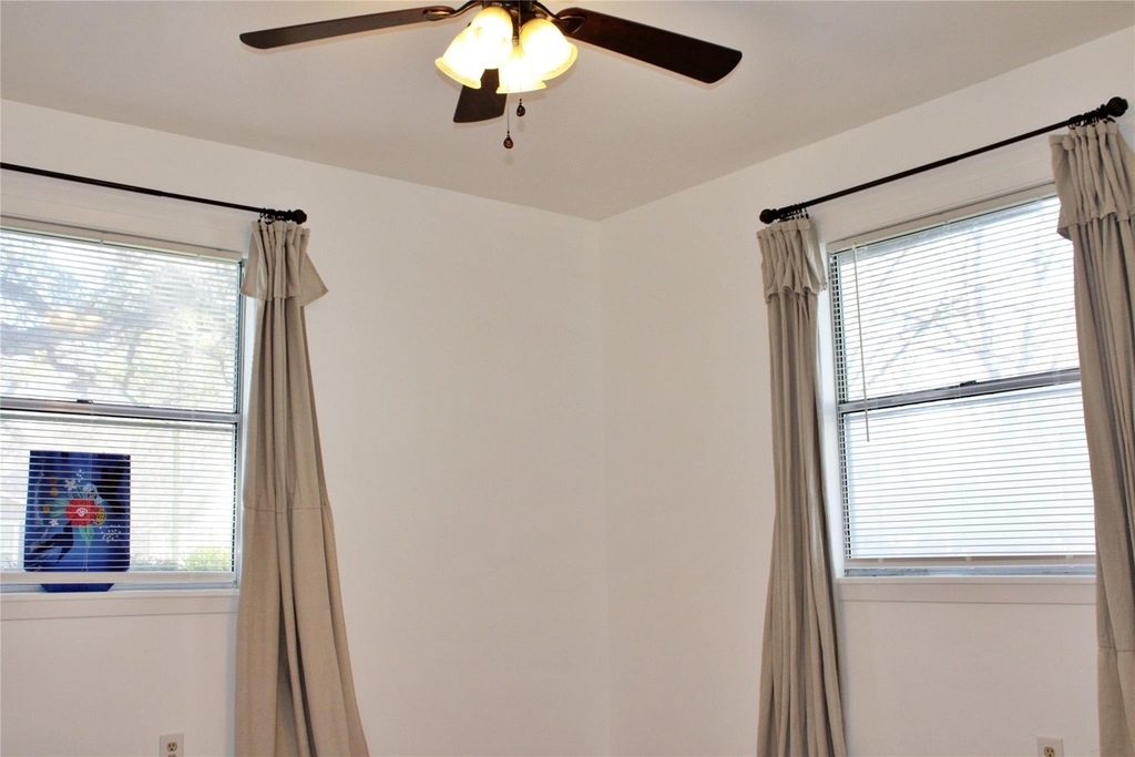 218 Smith Street - Photo 16