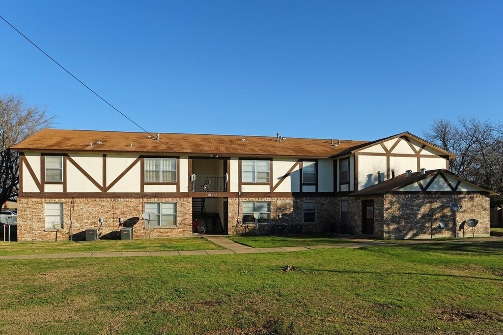 101 Pecan Street - Photo 2
