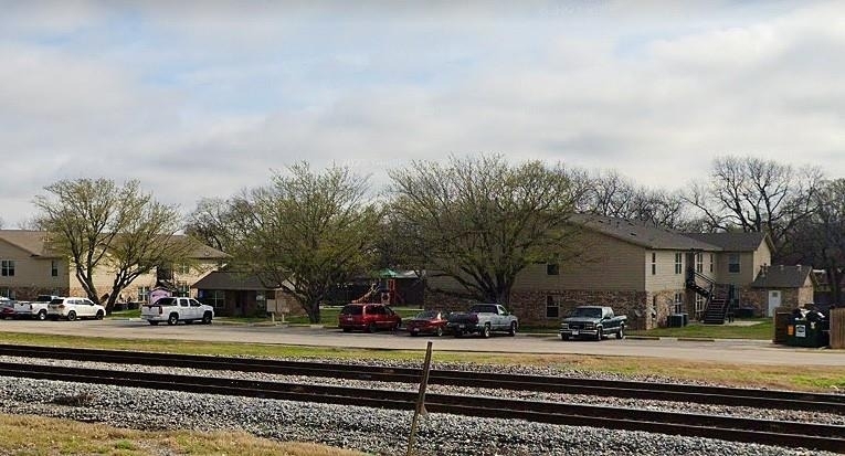 101 Pecan Street - Photo 4