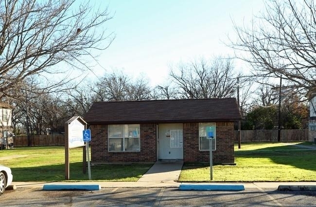 101 Pecan Street - Photo 3