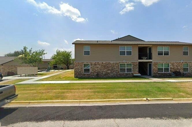 1501 Newland Dr - Photo 1