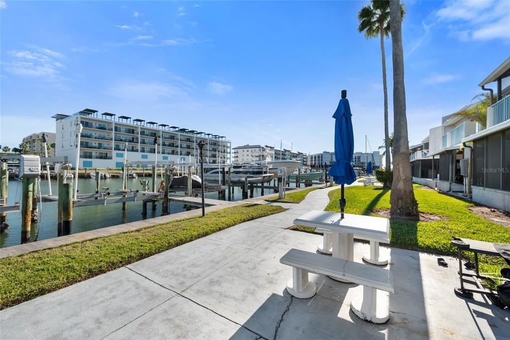 240 Medallion Boulevard - Photo 19