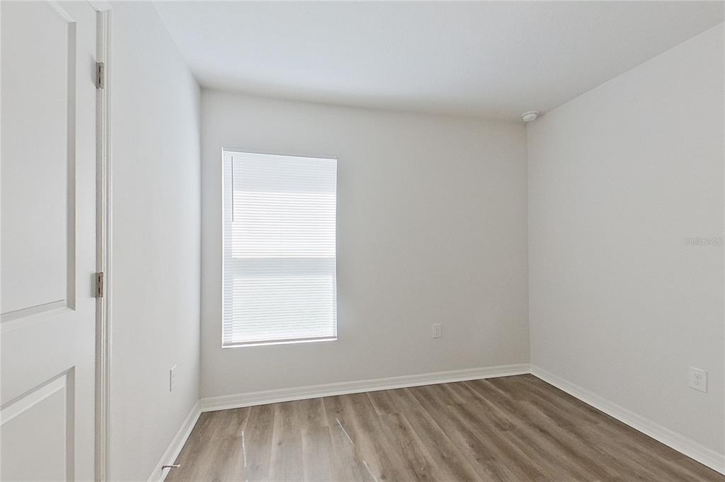 27008 Anthony Avenue - Photo 8