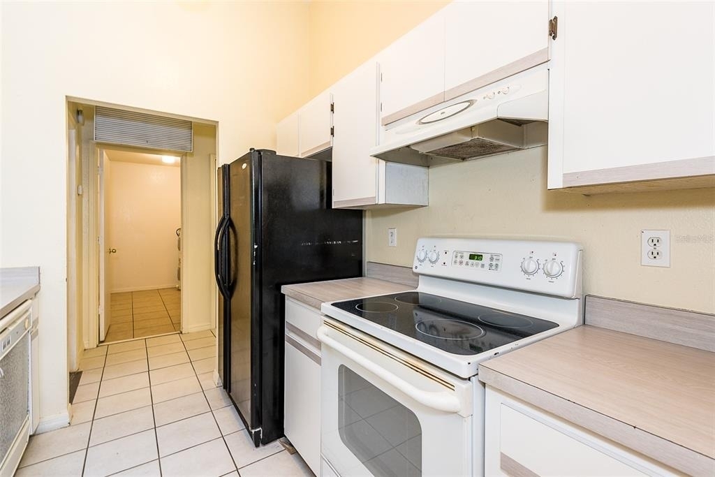 504 Vannell Street - Photo 8