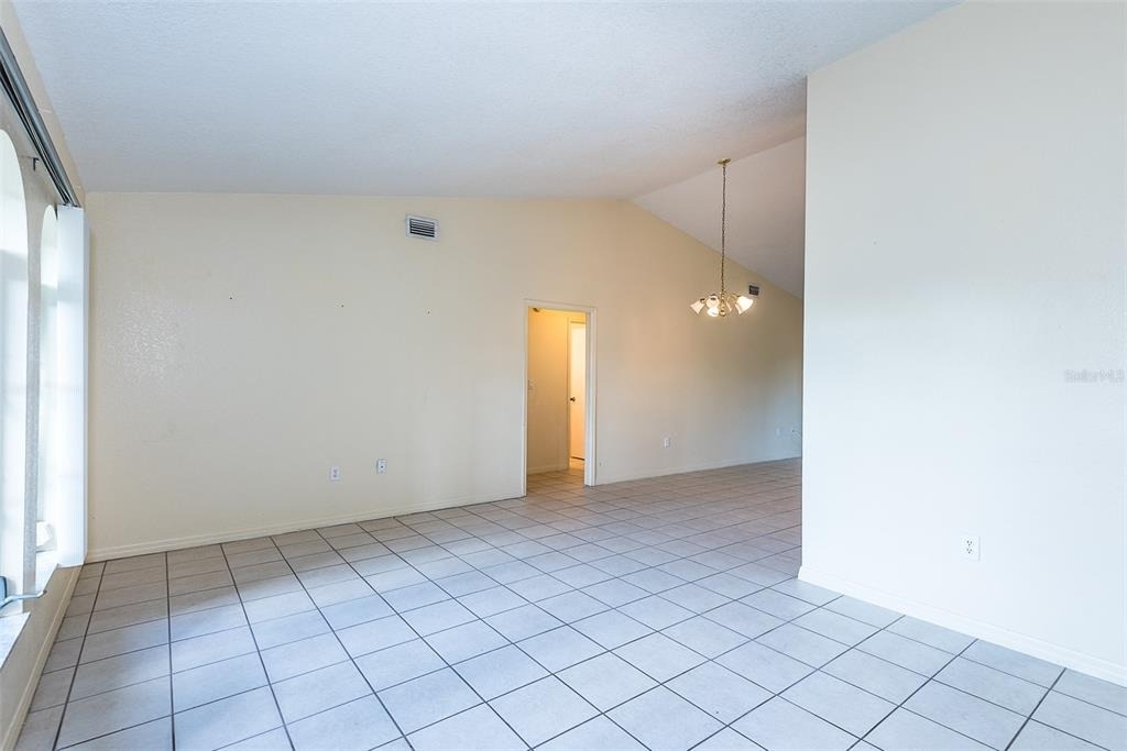 504 Vannell Street - Photo 3