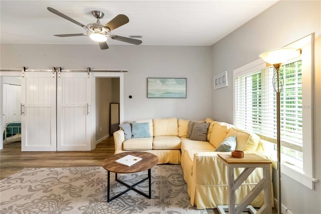 2537 Ashton Road - Photo 2