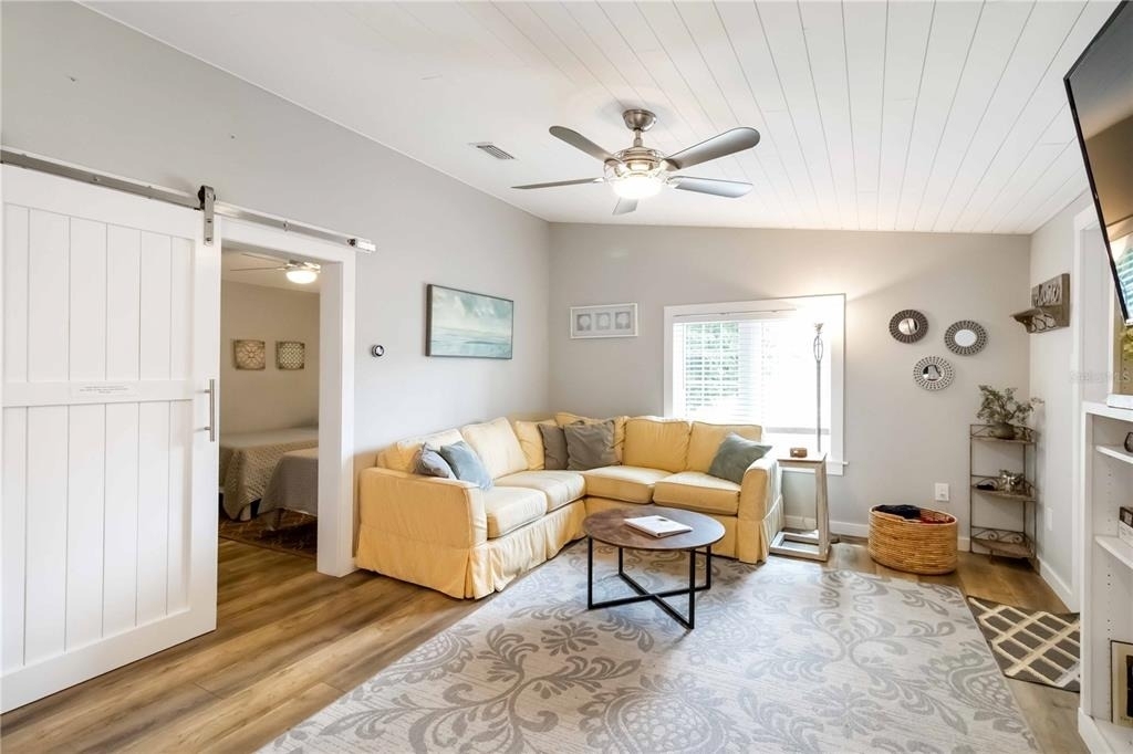 2537 Ashton Road - Photo 3