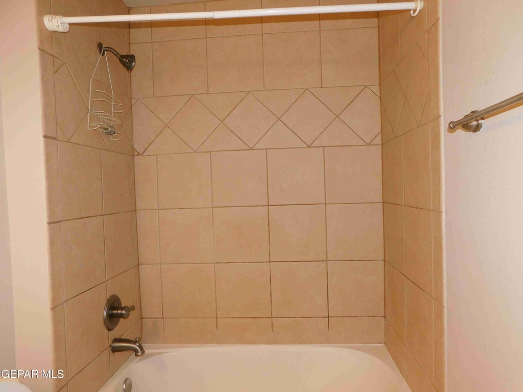 10021 Railroad Drive - Photo 24