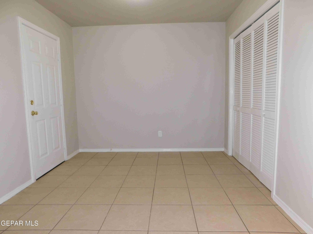 10021 Railroad Drive - Photo 4
