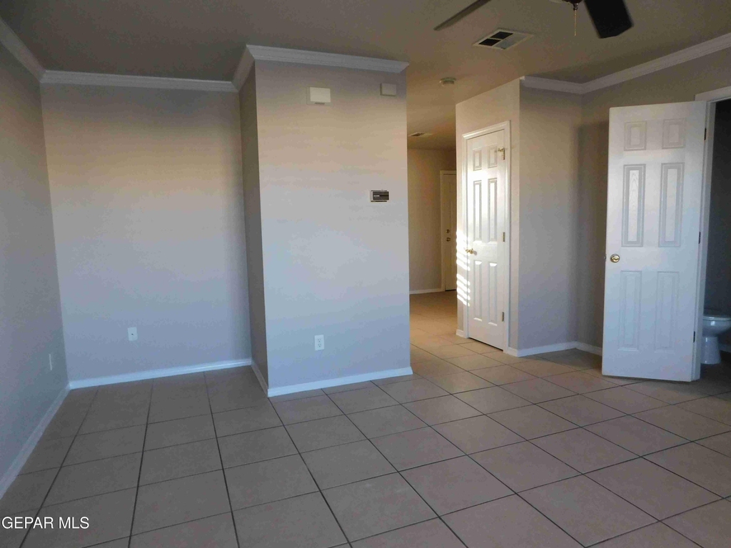 10021 Railroad Drive - Photo 2
