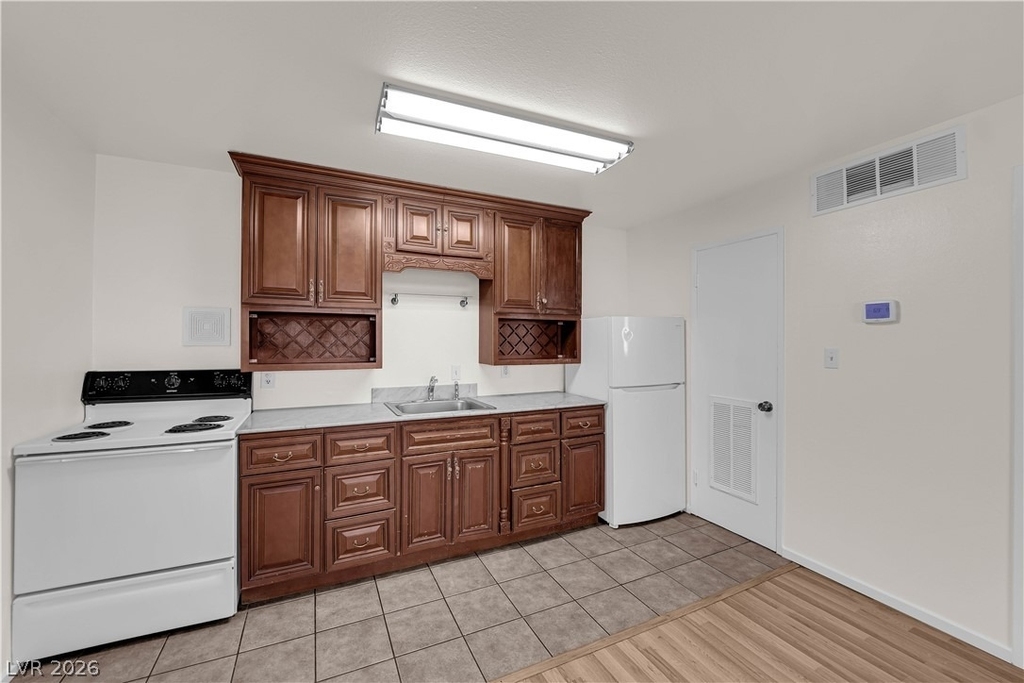 3726 Hazelwood Street - Photo 3