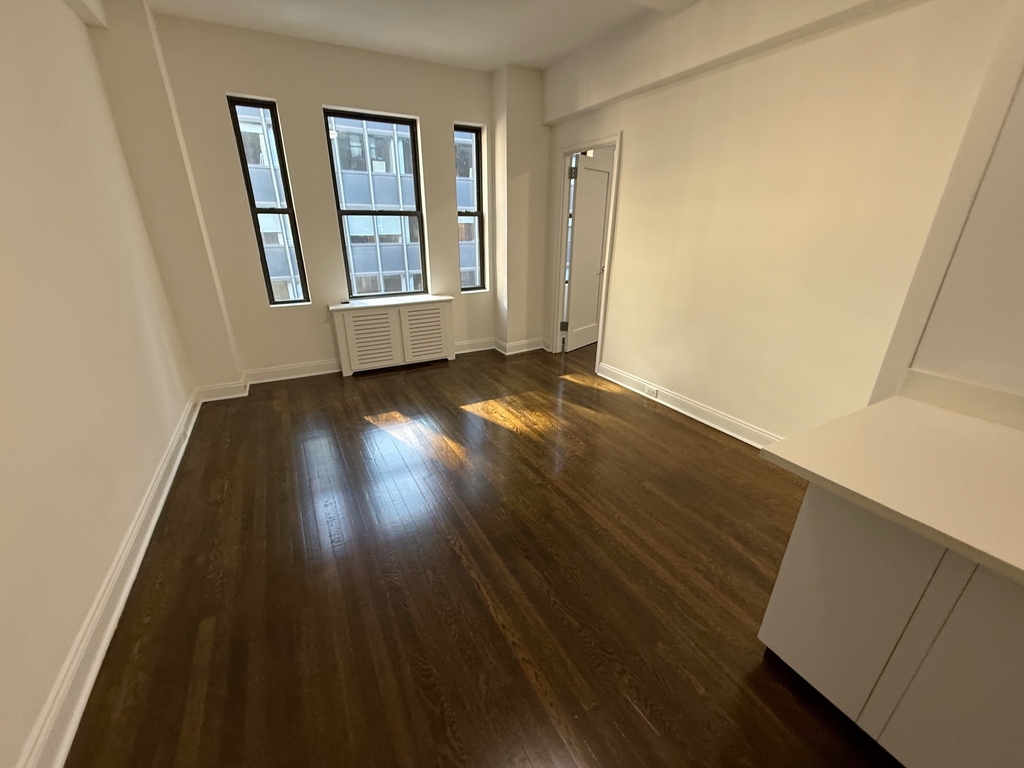 East 46th Street - Photo 1