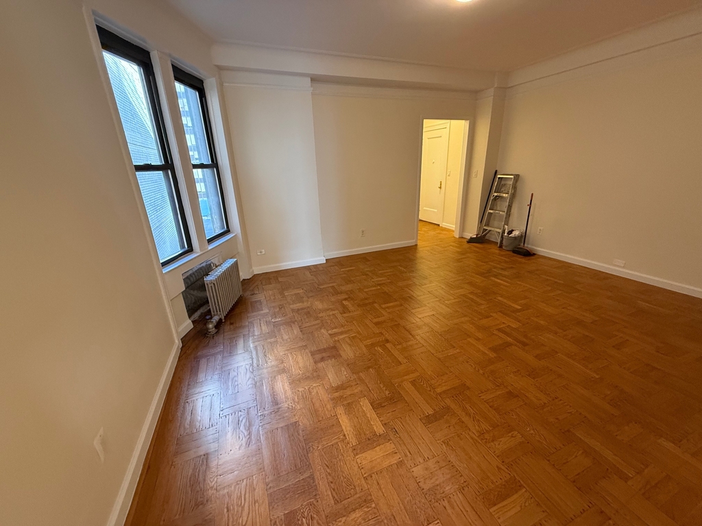 55 West 55th Street - Photo 1