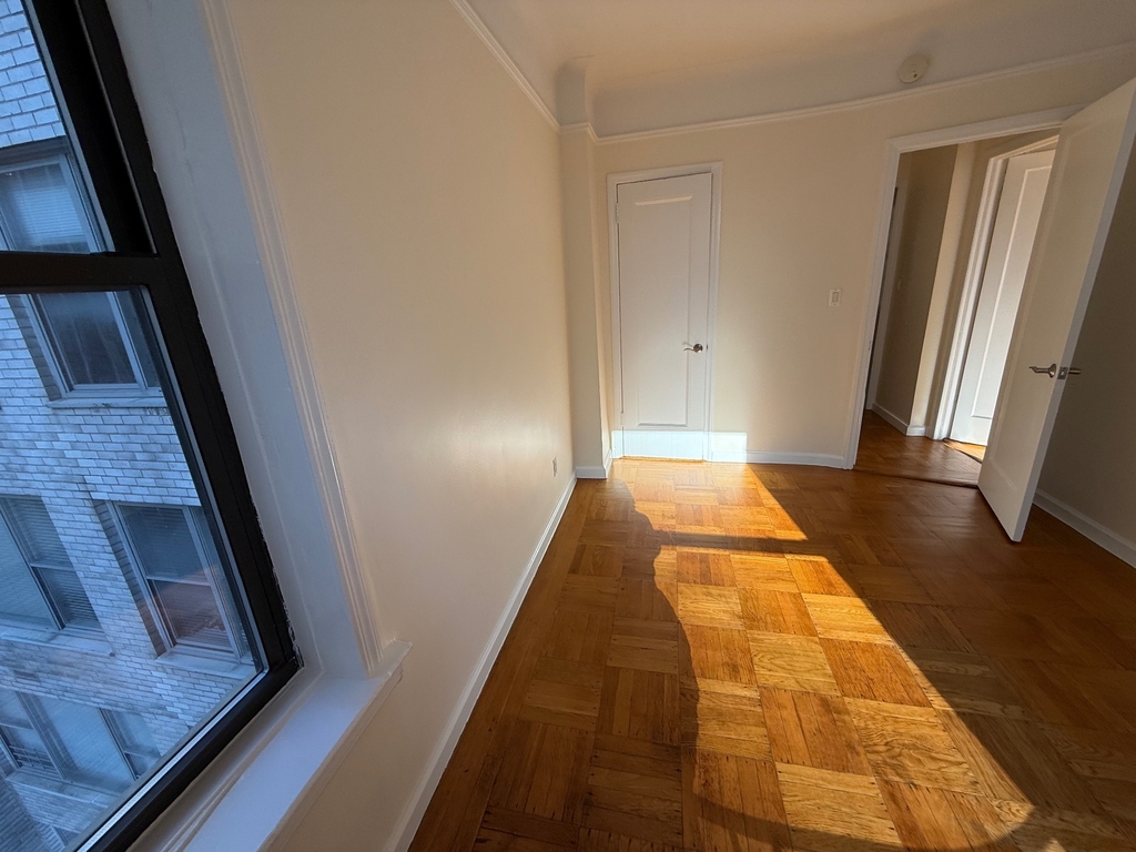 55 West 55th Street - Photo 11