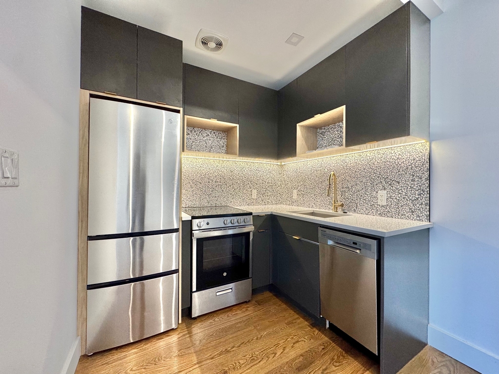 244 Hawthorne Street - Photo 7