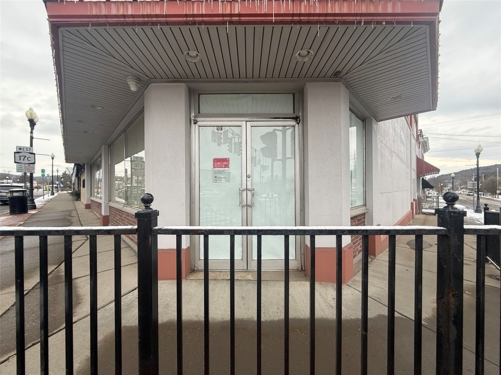 101 W Main Street - Photo 36