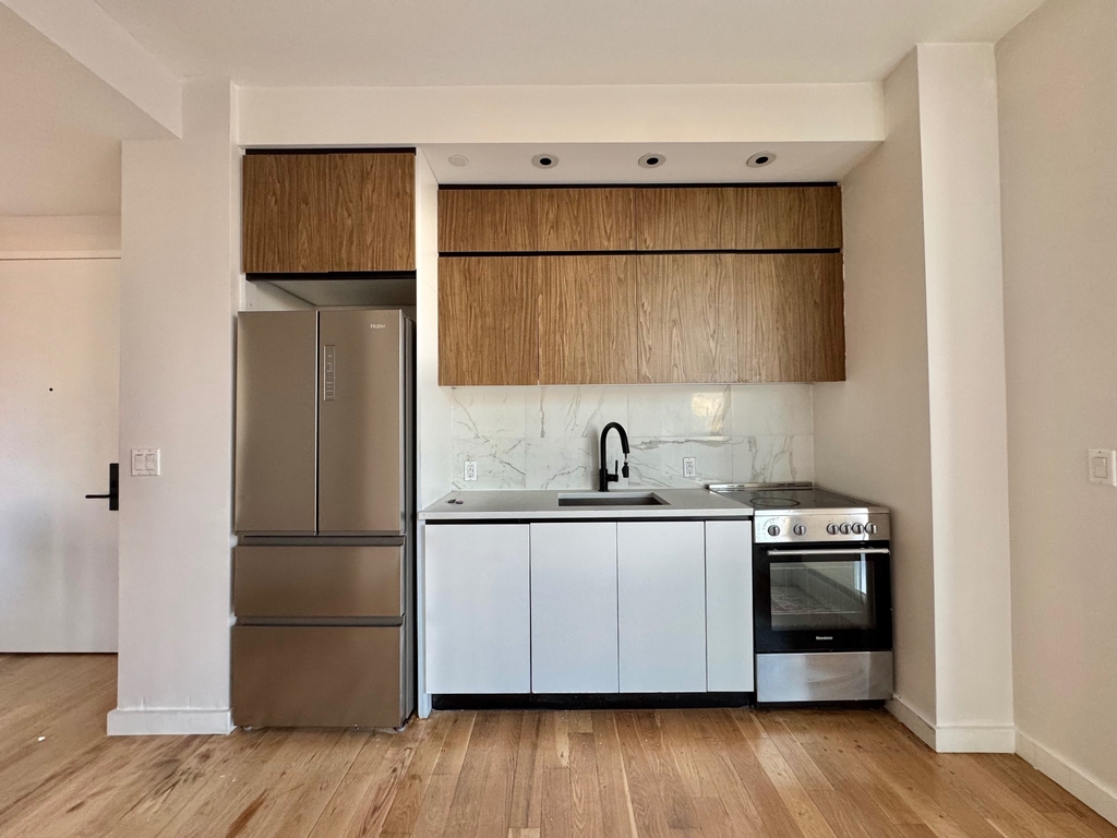 1326 Ocean Avenue - Photo 3