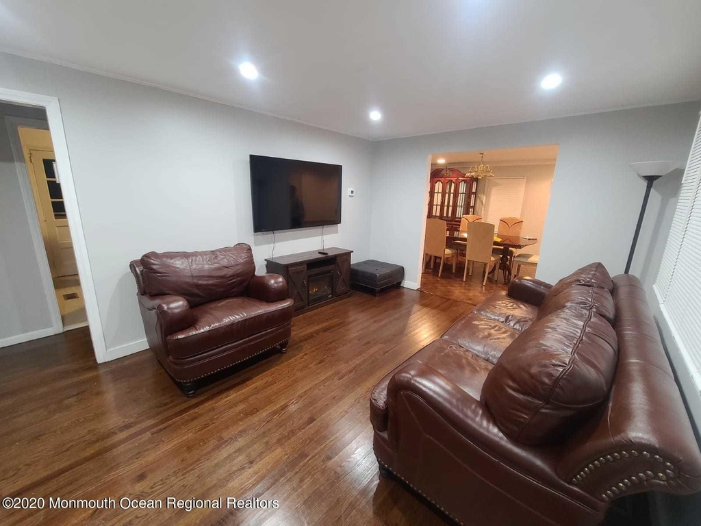 328 Jersey Avenue - Photo 4
