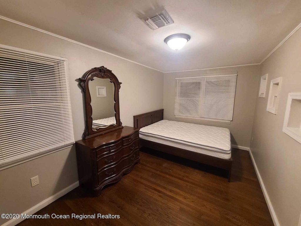 328 Jersey Avenue - Photo 15