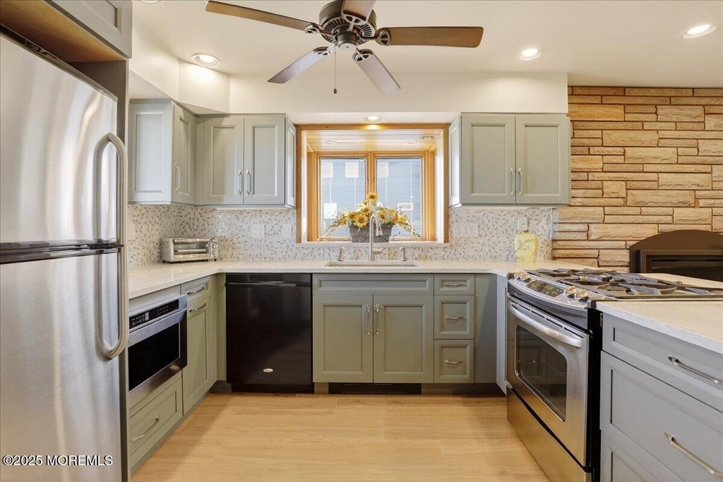 8 Ortley Avenue - Photo 10